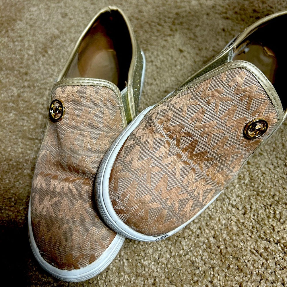 MK girls flats